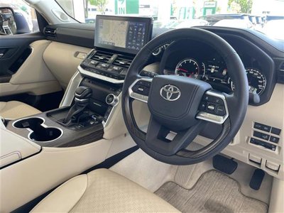 2024 Toyota LAND CRUISER 300 — миниатюра 26
