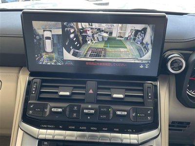 2024 Toyota LAND CRUISER 300 — миниатюра 18