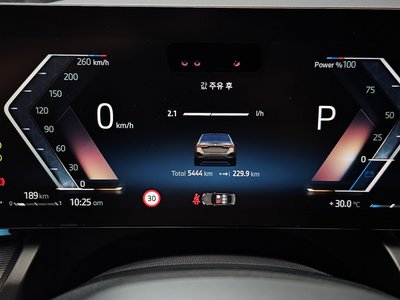 2025 BMW 5 SERIES thumbnail 11