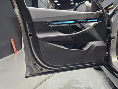 2025 BMW 5 SERIES thumbnail 14