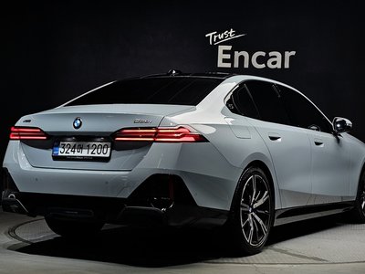 2026 BMW 5 SERIES 照片 3