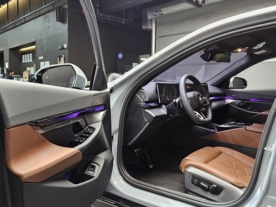 صورة مصغرة 13 لـ 2026 BMW 5 SERIES