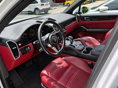 صورة 5 لـ 2021 Porsche CAYENNE