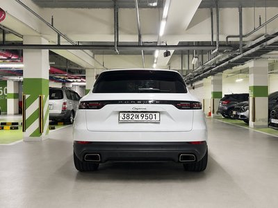 صورة 2 لـ 2021 Porsche CAYENNE