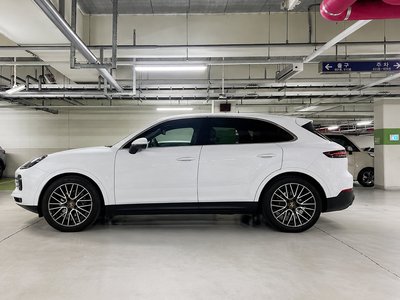 صورة 6 لـ 2021 Porsche CAYENNE