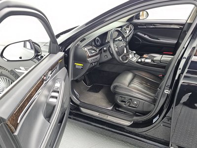 GENESIS G90 - 10