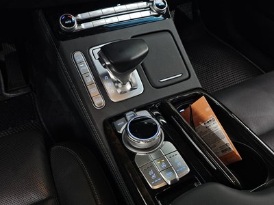 GENESIS G90 - 9