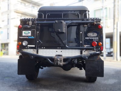 LAND ROVER DEFENDER - 6