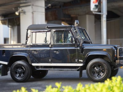 LAND ROVER DEFENDER - 4