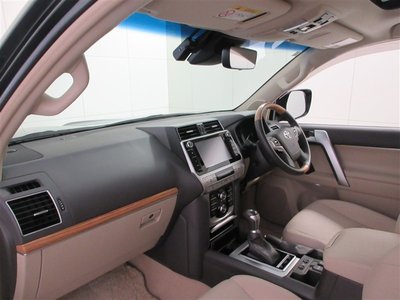 TOYOTA LAND CRUISER PRADO - 9