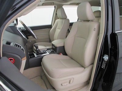 TOYOTA LAND CRUISER PRADO - 10