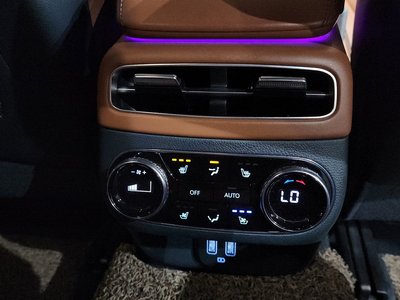 2021 Genesis GV70 — миниатюра 31