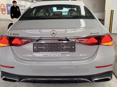 MERCEDES-BENZ E-CLASS - 3