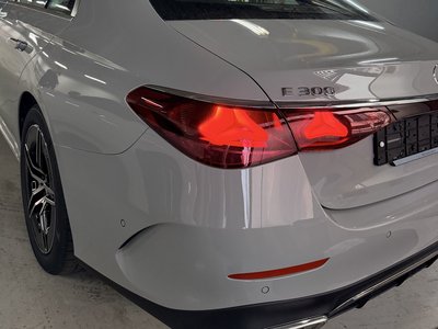 MERCEDES-BENZ E-CLASS - 6