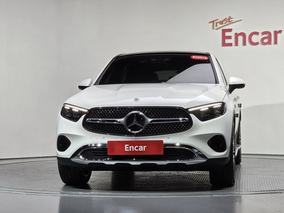 2025 Mercedes-BENZ GLC photo 2