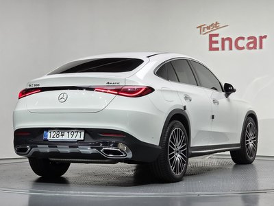 2025 Mercedes-BENZ GLC photo 3