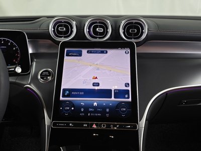 2025 Mercedes-BENZ GLC — миниатюра 20