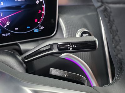 2025 Mercedes-BENZ GLC — миниатюра 12
