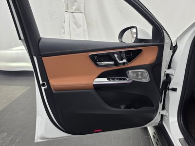 2025 Mercedes-BENZ GLC — миниатюра 14