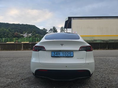 2023 Tesla MODEL Y — фото 3