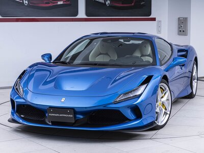 FERRARI F8 TRIBUTO