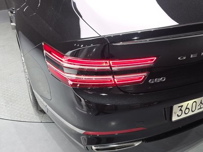 GENESIS G80 (RG3) - 10