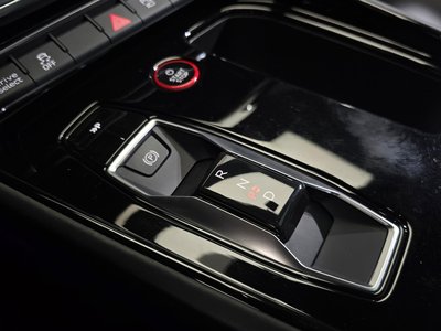 صورة مصغرة 12 لـ 2022 AUDI E-TRON GT