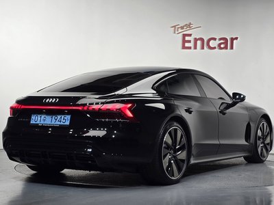 صورة 4 لـ 2022 AUDI E-TRON GT