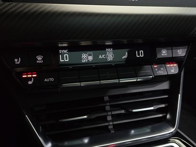 صورة مصغرة 33 لـ 2022 AUDI E-TRON GT