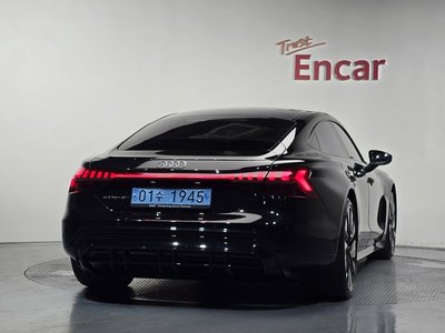 صورة 3 لـ 2022 AUDI E-TRON GT