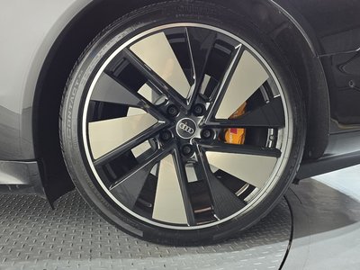 صورة 8 لـ 2022 AUDI E-TRON GT