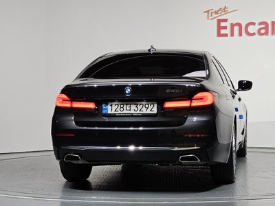 2021 BMW 5 SERIES 照片 4