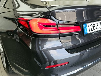2021 BMW 5 SERIES — миниатюра 11