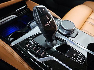 2021 BMW 5 SERIES — миниатюра 13