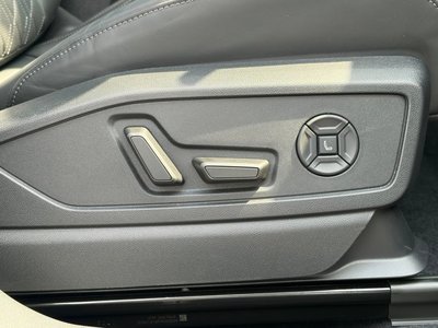 2025 AUDI SQ5 — миниатюра 16