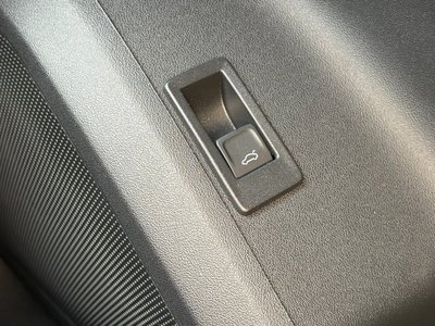 2025 AUDI SQ5 — миниатюра 40