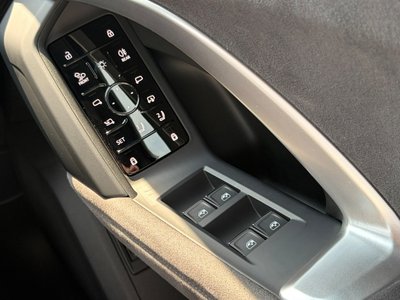 2025 AUDI SQ5 — миниатюра 39
