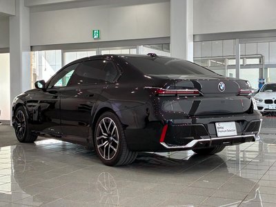 BMW 7 SERIES - 2