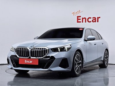 2024 BMW 5 SERIES 照片 1