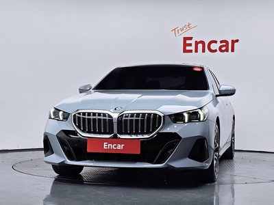 2024 BMW 5 SERIES 照片 2
