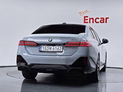 2024 BMW 5 SERIES 照片 3