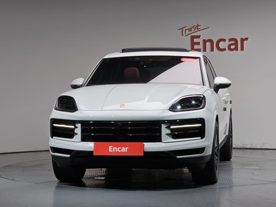 2025 Porsche CAYENNE 照片 2
