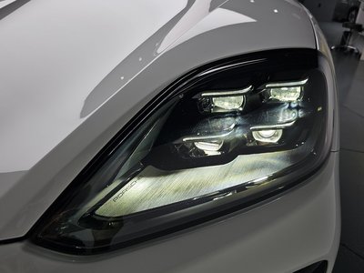 2025 Porsche CAYENNE 照片 9