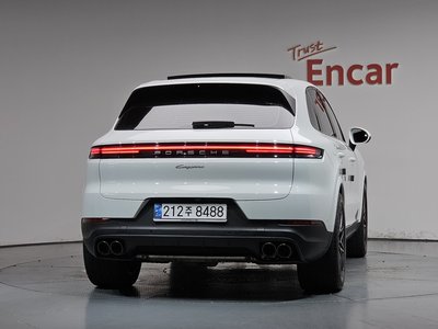 2025 Porsche CAYENNE 照片 4