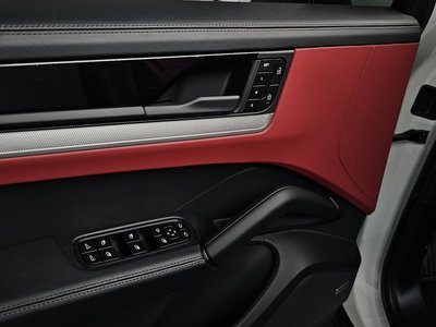 صورة مصغرة 38 لـ 2025 Porsche CAYENNE