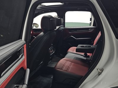 صورة مصغرة 18 لـ 2025 Porsche CAYENNE