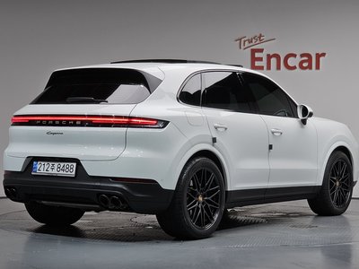 2025 Porsche CAYENNE 照片 3