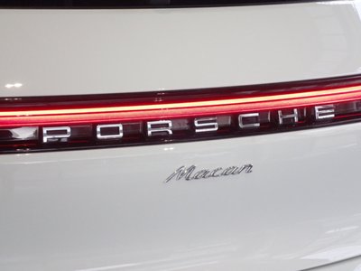 PORSCHE MACAN - 7