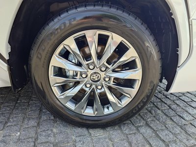 TOYOTA LAND CRUISER 300 - 8