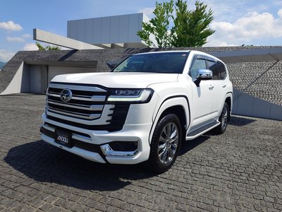 TOYOTA LAND CRUISER 300 - 1